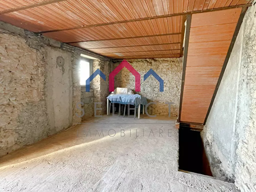 Immagine 16 di Casa semindipendente in vendita  a Castelnuovo Di Garfagnana