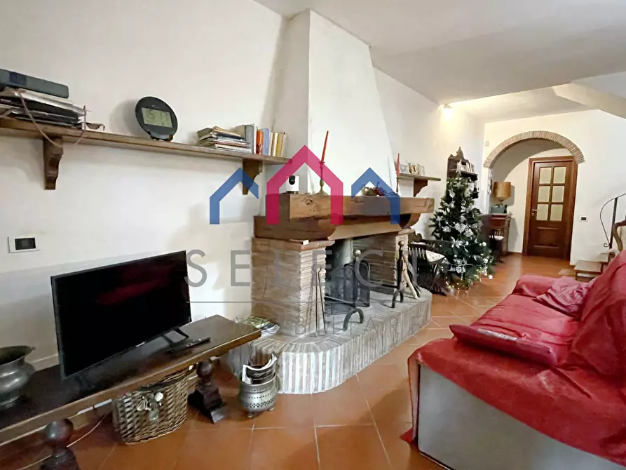 Immagine 81 di Villetta a schiera in vendita  a Borgo A Mozzano