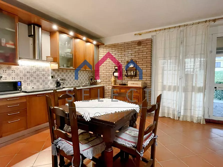 Immagine 75 di Villetta a schiera in vendita  a Borgo A Mozzano