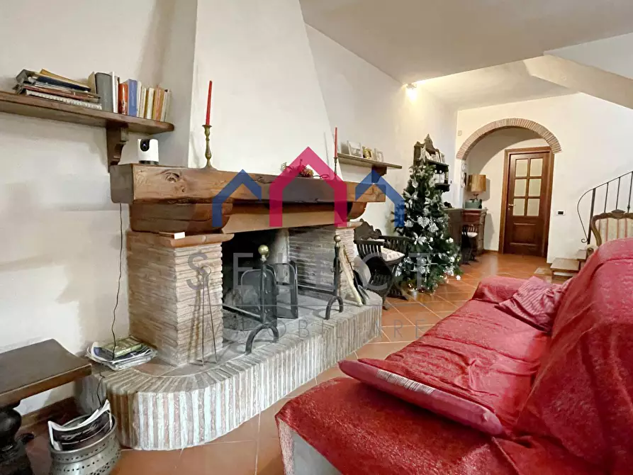 Immagine 82 di Villetta a schiera in vendita  a Borgo A Mozzano