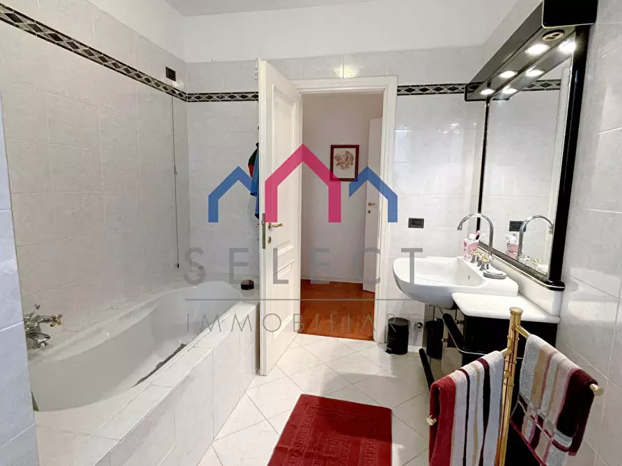 Immagine 43 di Villetta a schiera in vendita  a Borgo A Mozzano