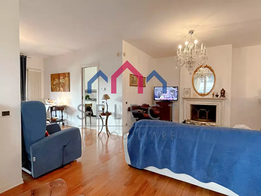 Immagine 10 di Villetta a schiera in vendita  a Borgo A Mozzano