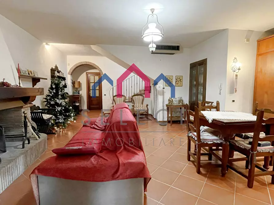 Immagine 80 di Villetta a schiera in vendita  a Borgo A Mozzano