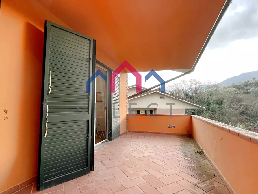 Immagine 56 di Villetta a schiera in vendita  a Borgo A Mozzano