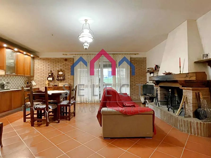 Immagine 83 di Villetta a schiera in vendita  a Borgo A Mozzano