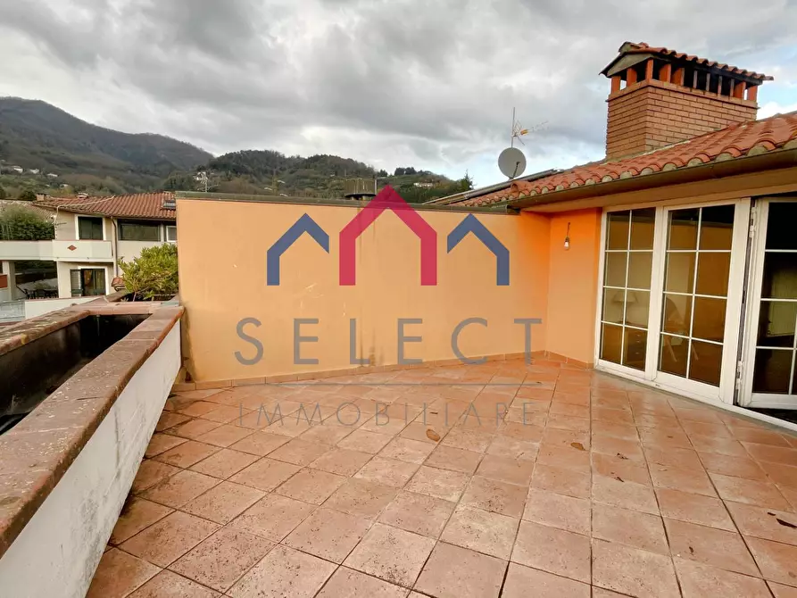 Immagine 69 di Villetta a schiera in vendita  a Borgo A Mozzano