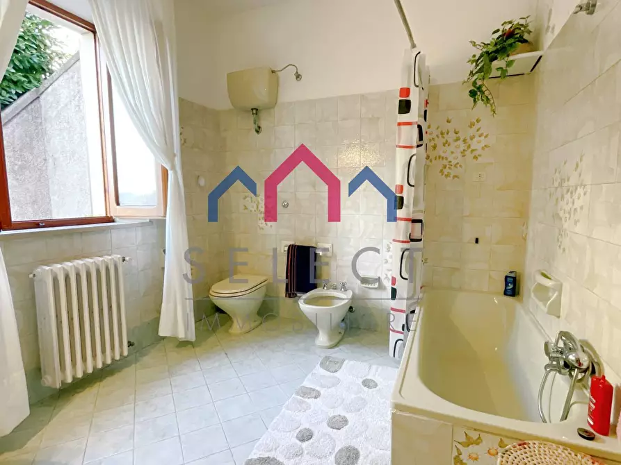 Immagine 37 di Casa semindipendente in vendita  a Bagni Di Lucca