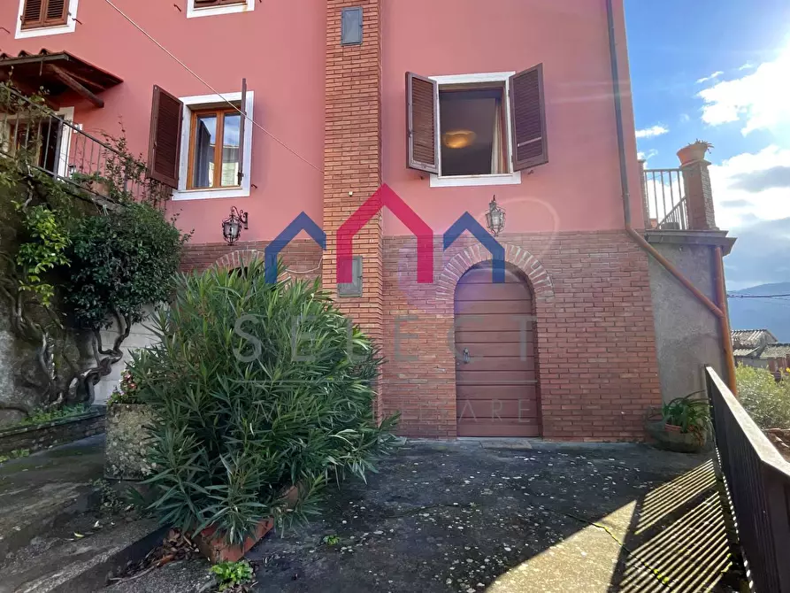 Immagine 5 di Casa semindipendente in vendita  a Bagni Di Lucca