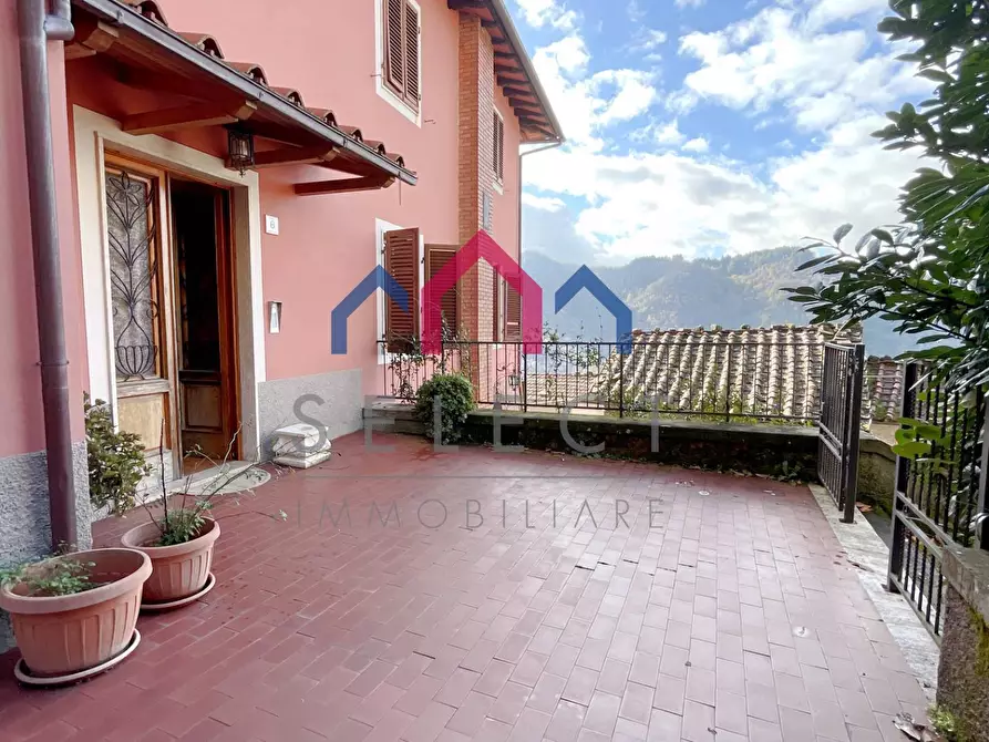 Immagine 7 di Casa semindipendente in vendita  a Bagni Di Lucca