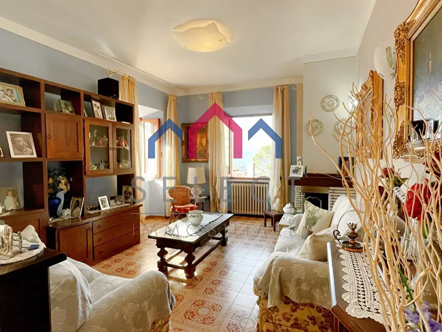 Immagine 11 di Casa semindipendente in vendita  a Bagni Di Lucca