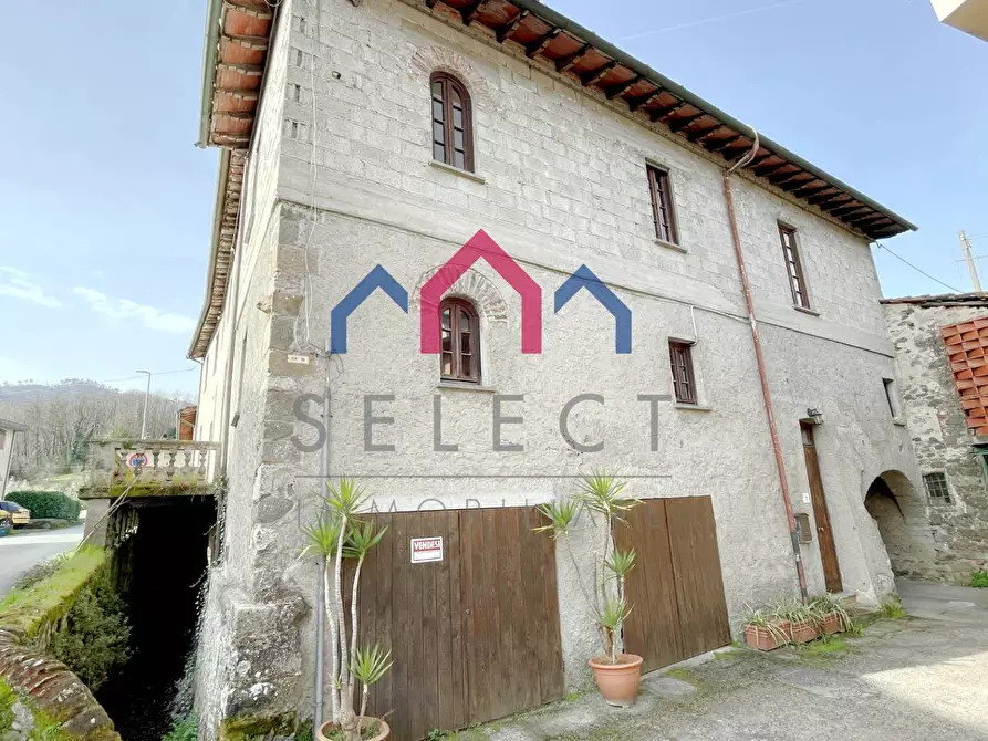 Immagine 32 di Casa semindipendente in vendita  a Borgo A Mozzano