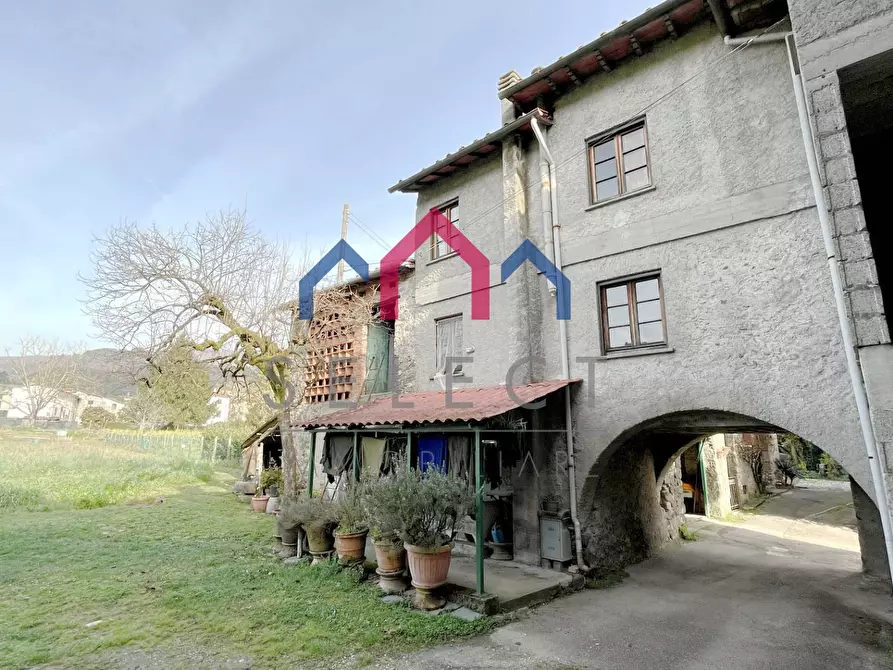 Immagine 37 di Casa semindipendente in vendita  a Borgo A Mozzano