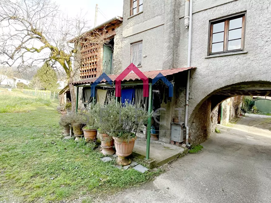 Immagine 36 di Casa semindipendente in vendita  a Borgo A Mozzano