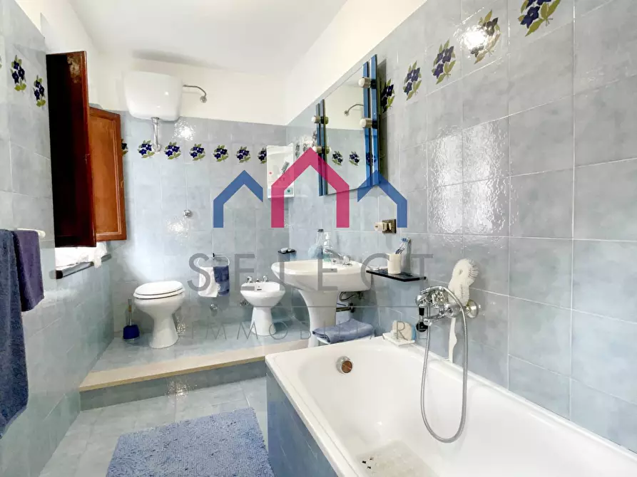 Immagine 22 di Casa semindipendente in vendita  a Borgo A Mozzano