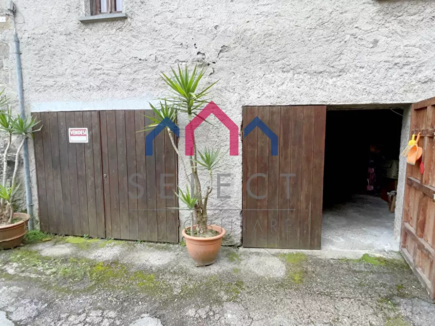 Immagine 23 di Casa semindipendente in vendita  a Borgo A Mozzano