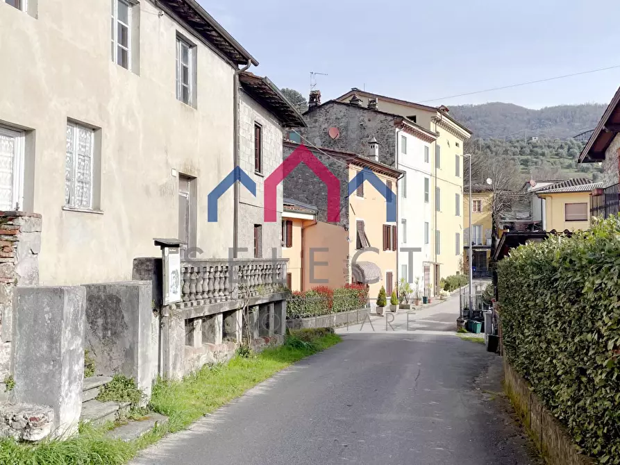 Immagine 28 di Casa semindipendente in vendita  a Borgo A Mozzano
