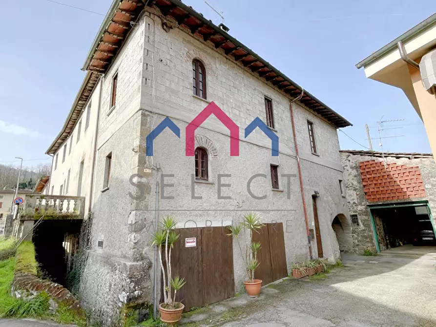 Immagine 31 di Casa semindipendente in vendita  a Borgo A Mozzano