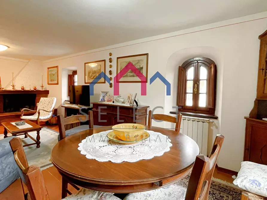 Immagine 1 di Casa semindipendente in vendita  a Borgo A Mozzano