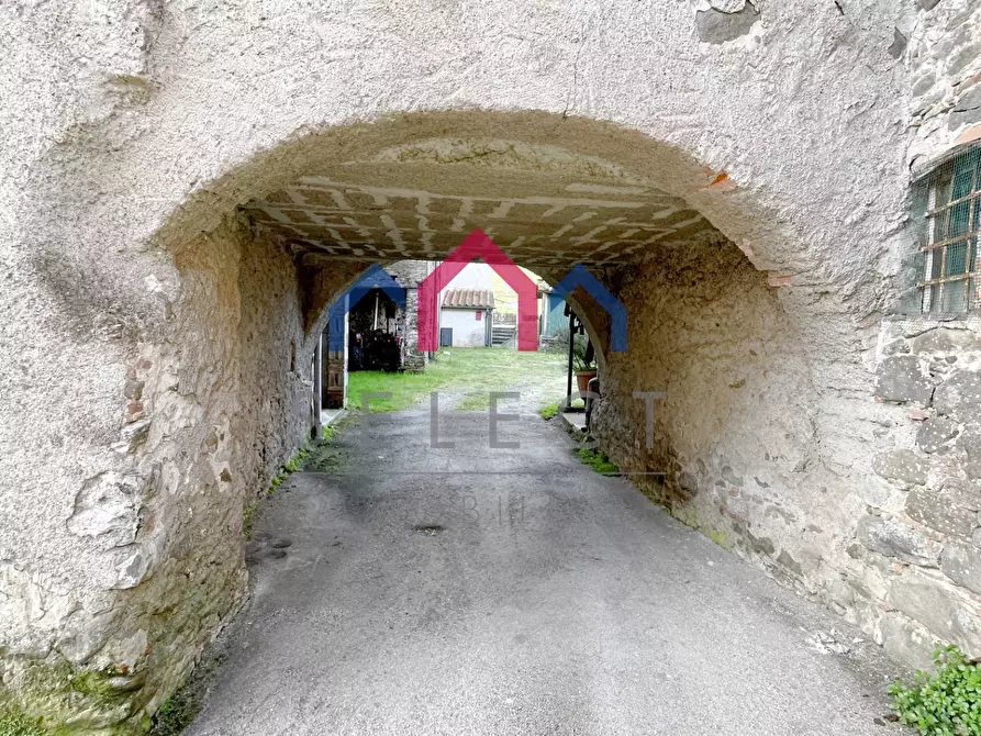 Immagine 34 di Casa semindipendente in vendita  a Borgo A Mozzano