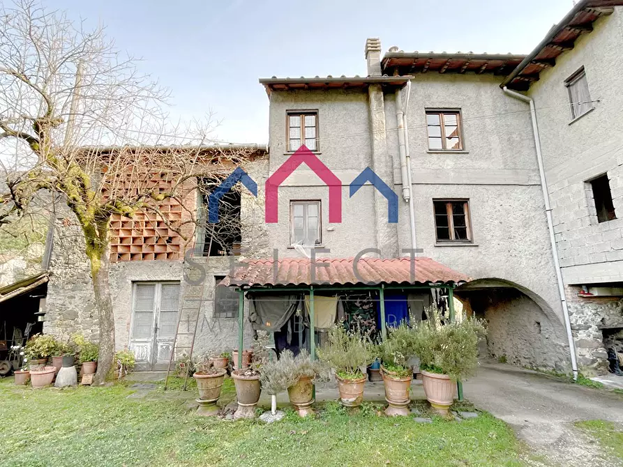 Immagine 40 di Casa semindipendente in vendita  a Borgo A Mozzano