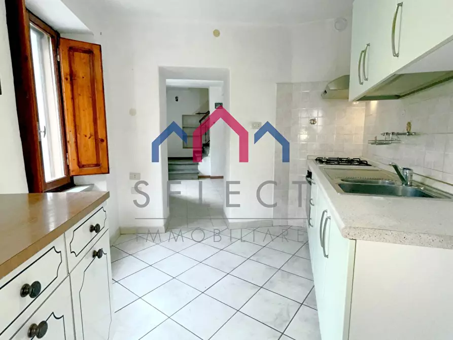 Immagine 15 di Casa semindipendente in vendita  a Borgo A Mozzano