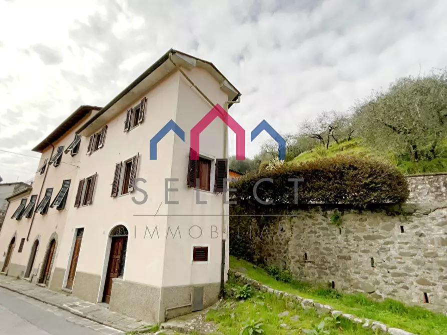 Immagine 29 di Casa semindipendente in vendita  a Borgo A Mozzano