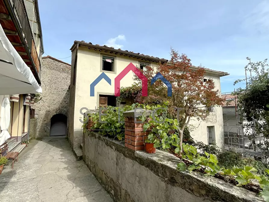 Immagine 2 di Casa semindipendente in vendita  a Pescaglia