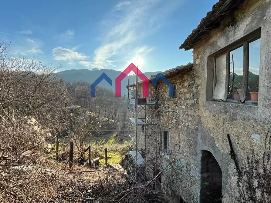 Immagine 6 di Casa semindipendente in vendita  a Molazzana