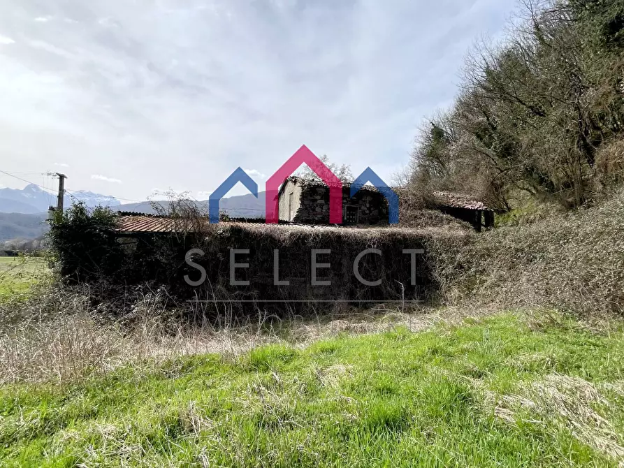 Immagine 9 di Rustico / casale in vendita  a Castiglione Di Garfagnana