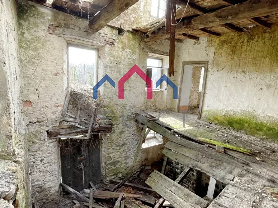 Immagine 28 di Rustico / casale in vendita  a Castiglione Di Garfagnana