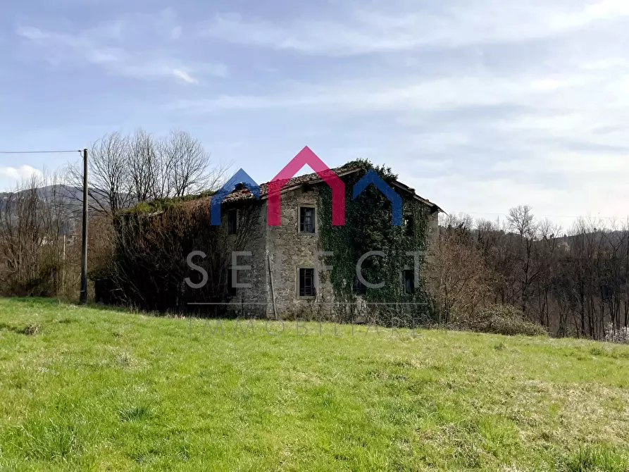 Immagine 12 di Rustico / casale in vendita  a Castiglione Di Garfagnana