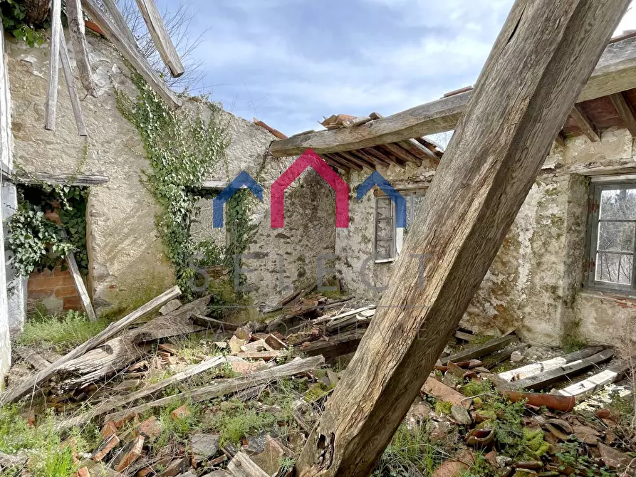 Immagine 32 di Rustico / casale in vendita  a Castiglione Di Garfagnana