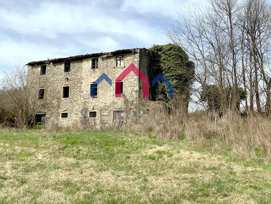 Immagine 41 di Rustico / casale in vendita  a Castiglione Di Garfagnana