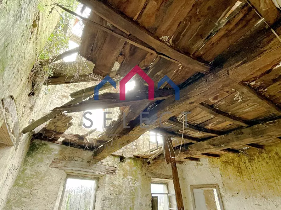 Immagine 29 di Rustico / casale in vendita  a Castiglione Di Garfagnana