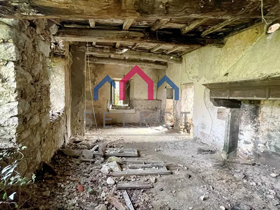Immagine 4 di Rustico / casale in vendita  a Castiglione Di Garfagnana