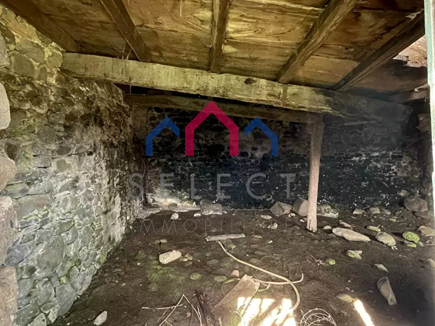 Immagine 34 di Rustico / casale in vendita  a Castiglione Di Garfagnana