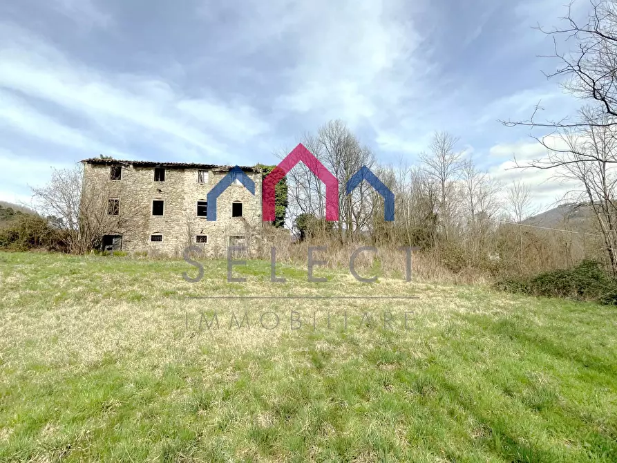 Immagine 37 di Rustico / casale in vendita  a Castiglione Di Garfagnana
