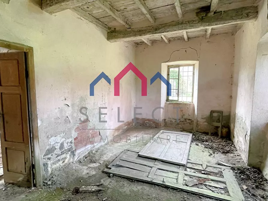 Immagine 21 di Rustico / casale in vendita  a Castiglione Di Garfagnana