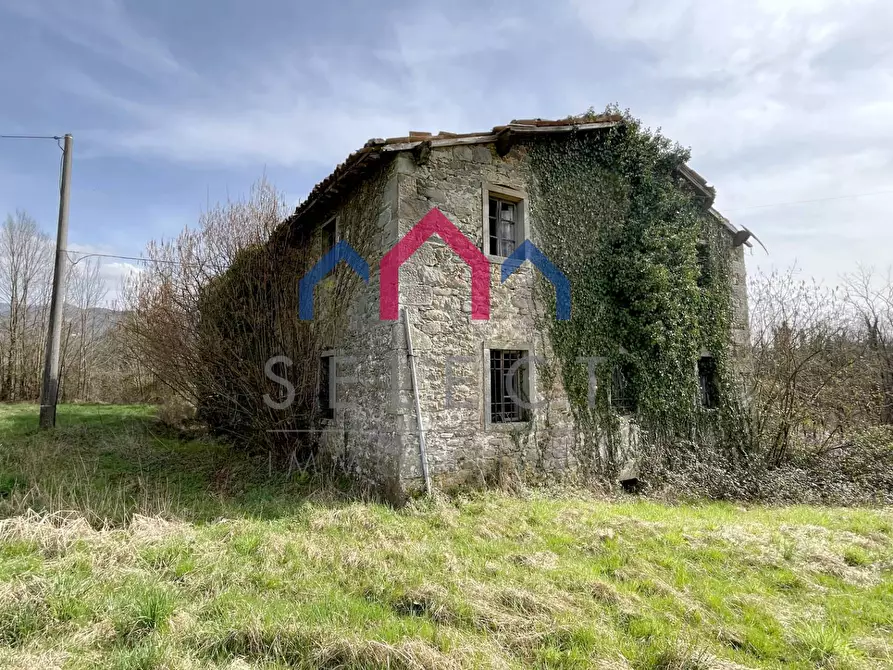 Immagine 10 di Rustico / casale in vendita  a Castiglione Di Garfagnana