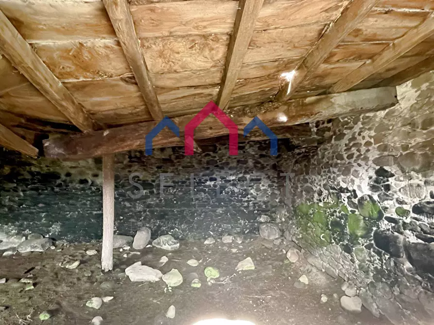 Immagine 35 di Rustico / casale in vendita  a Castiglione Di Garfagnana