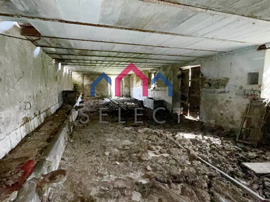 Immagine 17 di Rustico / casale in vendita  a Castiglione Di Garfagnana