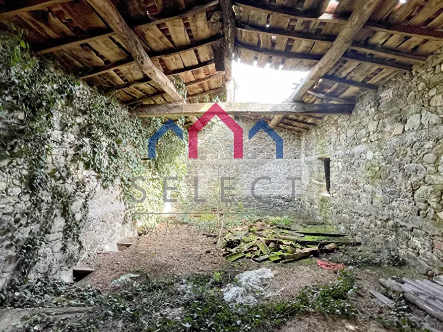 Immagine 4 di Rustico / casale in vendita  a Castiglione Di Garfagnana