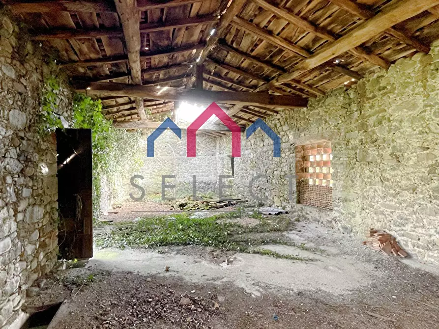 Immagine 2 di Rustico / casale in vendita  a Castiglione Di Garfagnana
