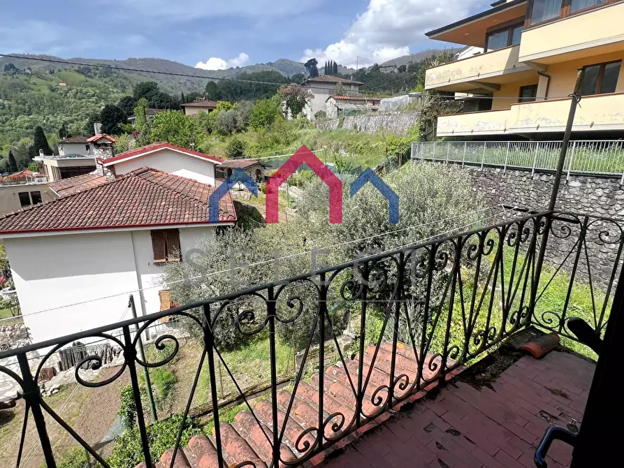 Immagine 40 di Appartamento in vendita  a Borgo A Mozzano