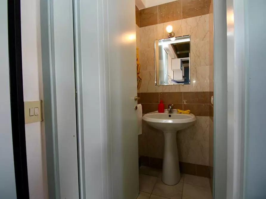 Immagine 11 di Appartamento in affitto  a Pisa