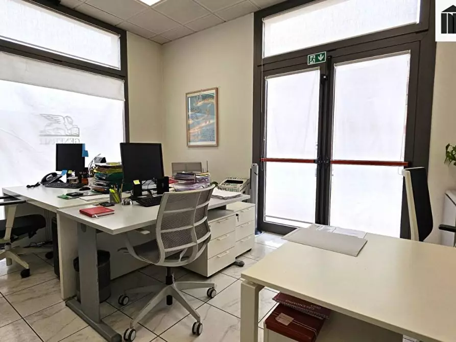 Immagine 17 di Ufficio in vendita  a Santa Croce Sull'arno