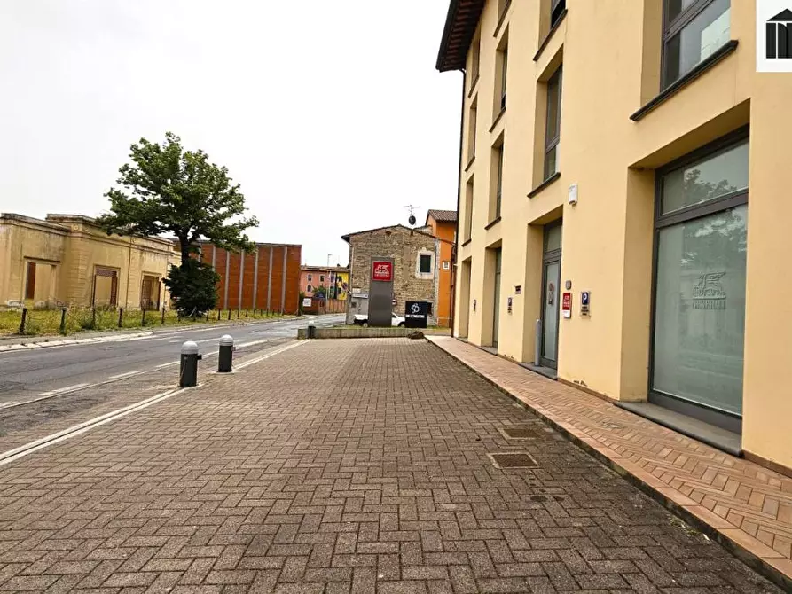 Immagine 30 di Ufficio in vendita  a Santa Croce Sull'arno