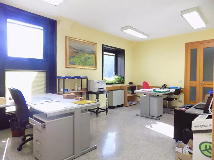 Immagine 11 di Ufficio in vendita  a Santa Croce Sull'arno