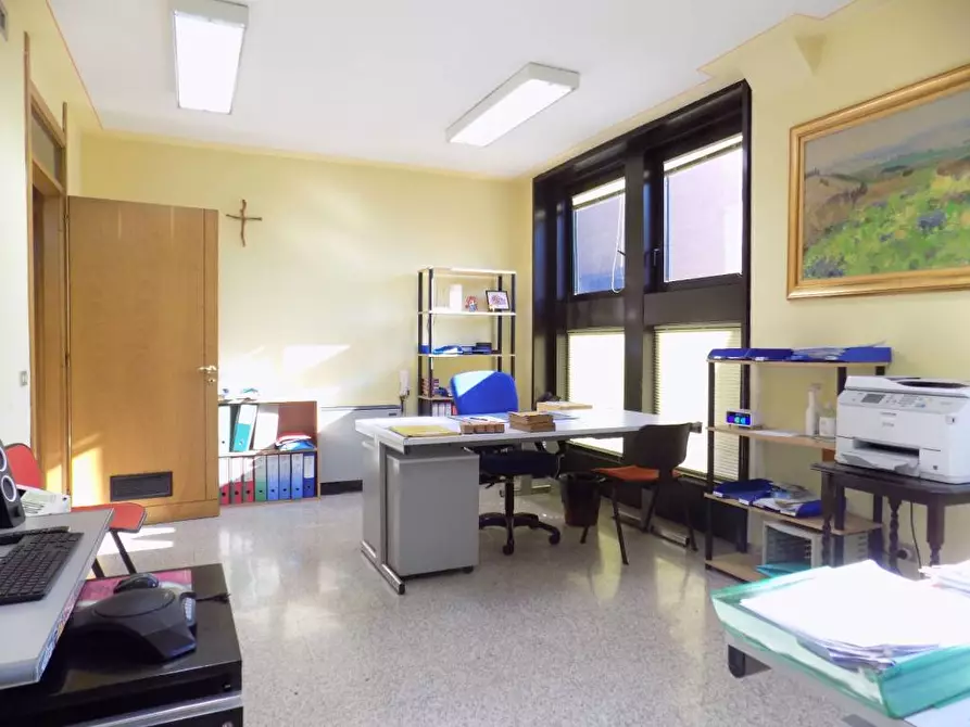 Immagine 10 di Ufficio in vendita  a Santa Croce Sull'arno