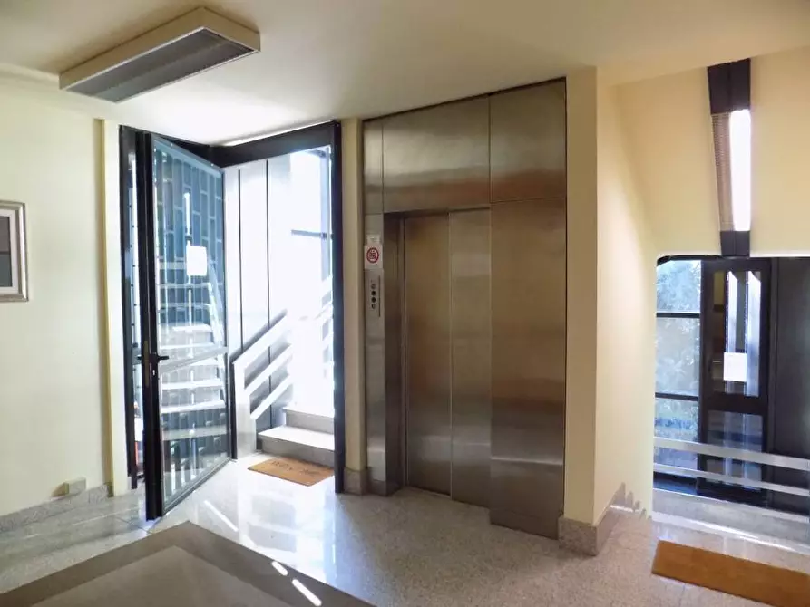 Immagine 16 di Ufficio in vendita  a Santa Croce Sull'arno